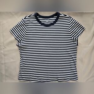 Women's Old Navy Snug Boxy Cropped Top. Blue And White Stripped. Size XXL